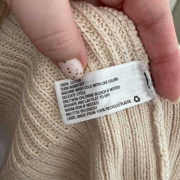 Universal Thread sweater - Picture 4 of 4